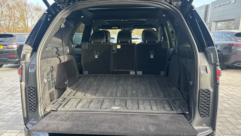 Land Rover Discovery 3.0 D300 Dynamic HSE 5dr Auto Diesel Station Wagon